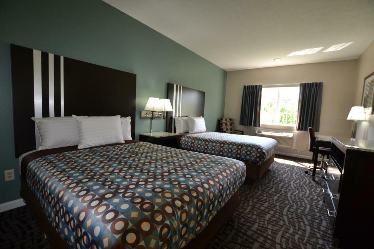 Relax Inn Motel And Suites Omaha Exterior photo
