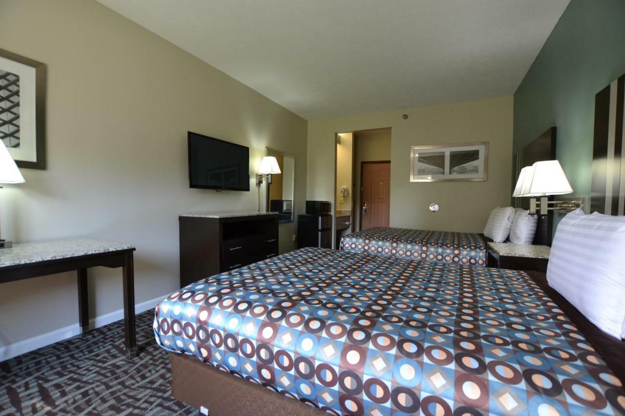Relax Inn Motel And Suites Omaha Exterior photo