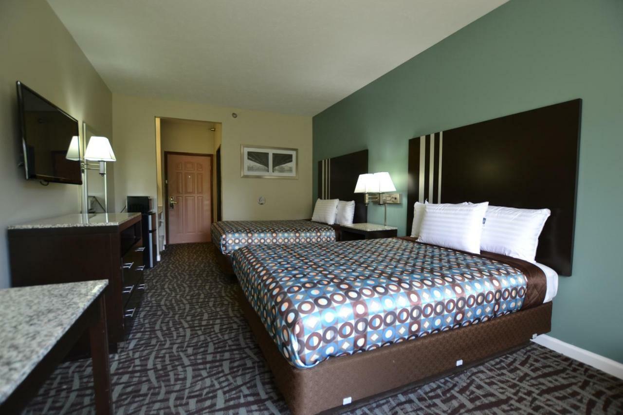 Relax Inn Motel And Suites Omaha Exterior photo