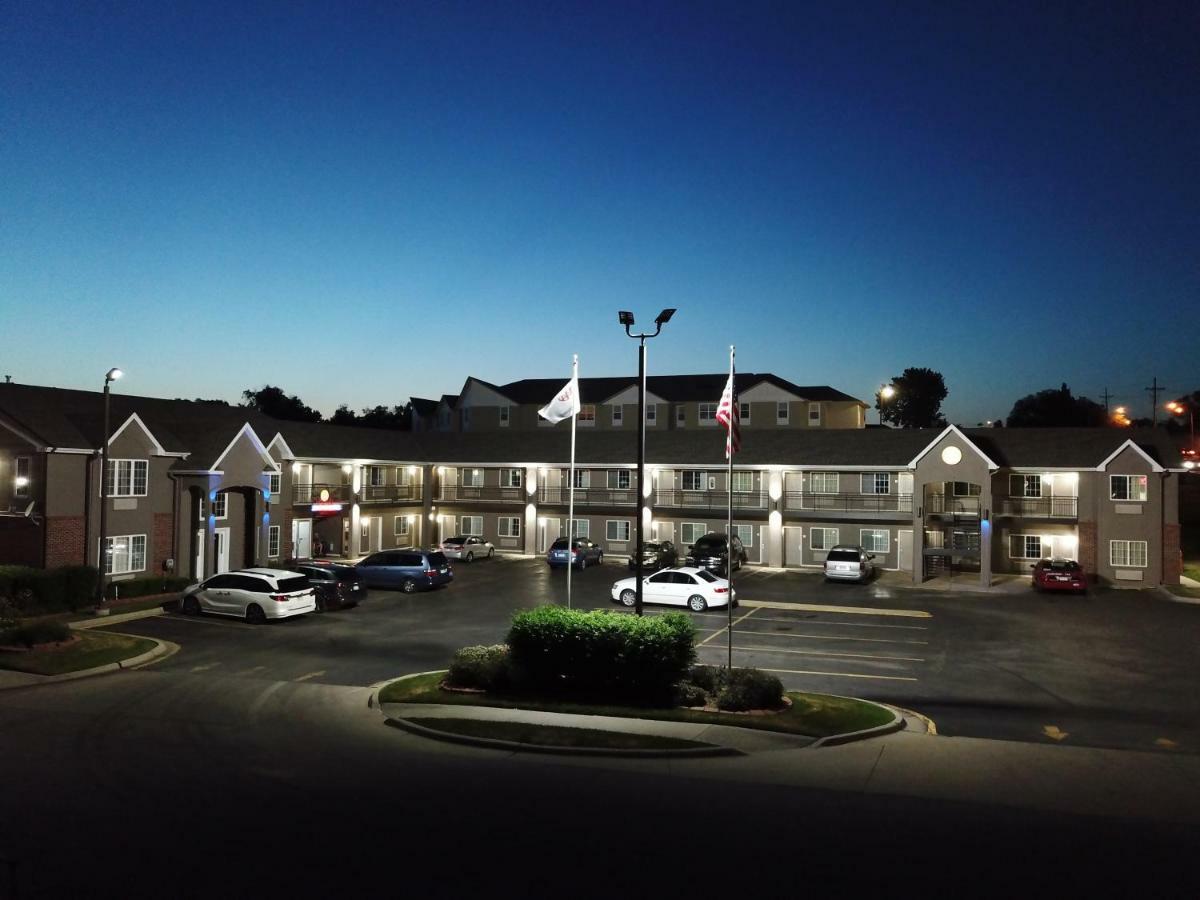 Relax Inn Motel And Suites Omaha Exterior photo